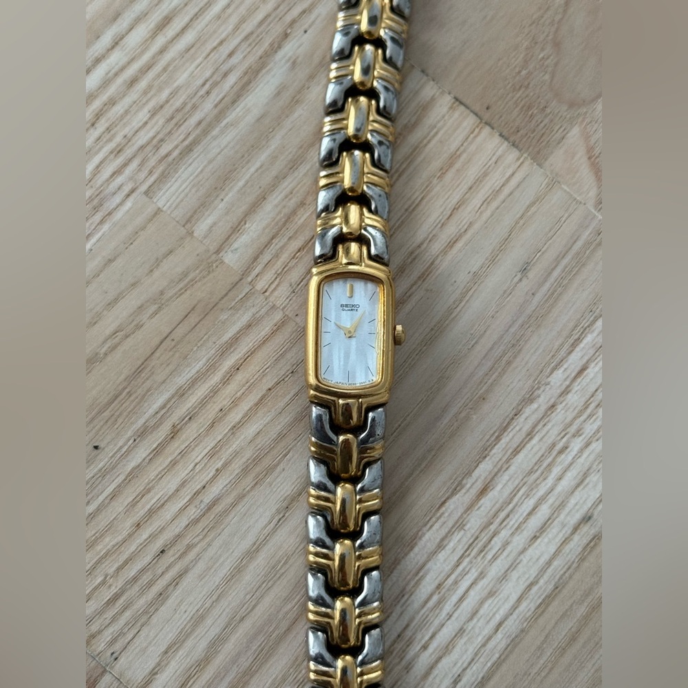 Seiko Vintage Ladies Watch Two-Tone Bracelet Silvery Pearl Dial New Battery - Picture 5 of 14